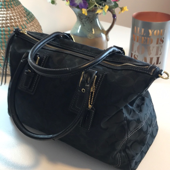 Handbag 👜 - Picture 2 of 5